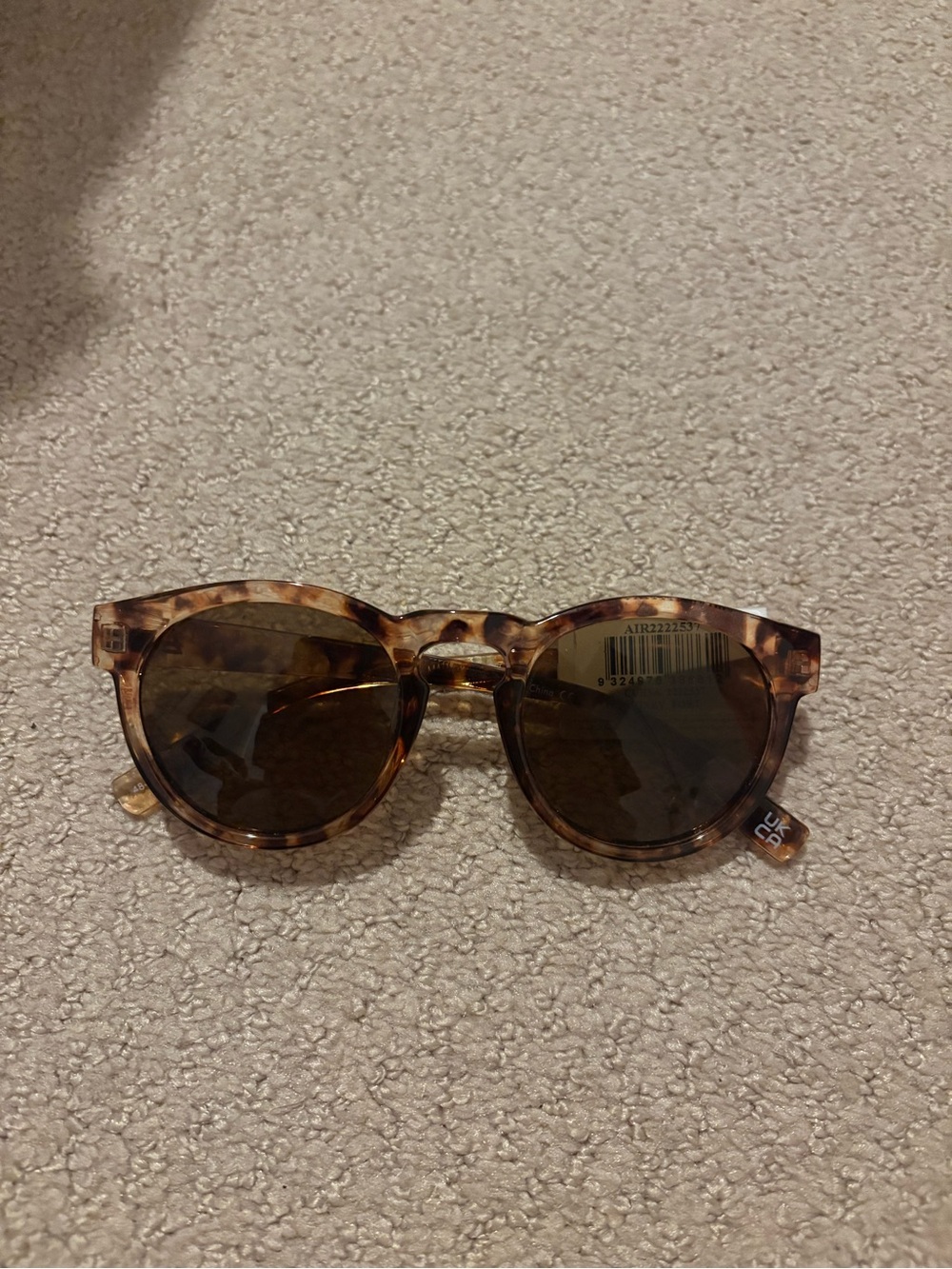 AIRE Cursa Round Sunglasses Honey Tort NWT
